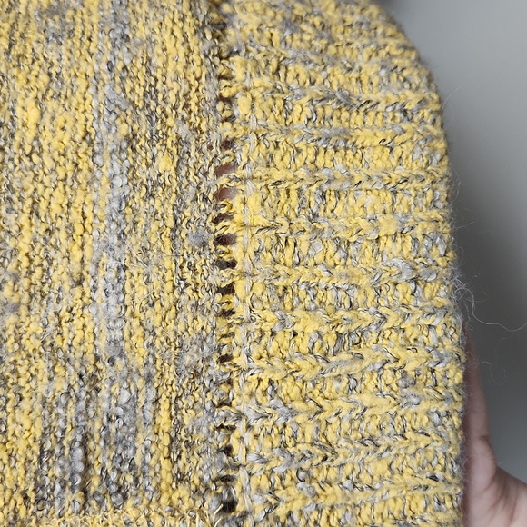 EUC Free People Size XS Gold Yellow and Grey Cropped Sweater - Picture 4 of 8